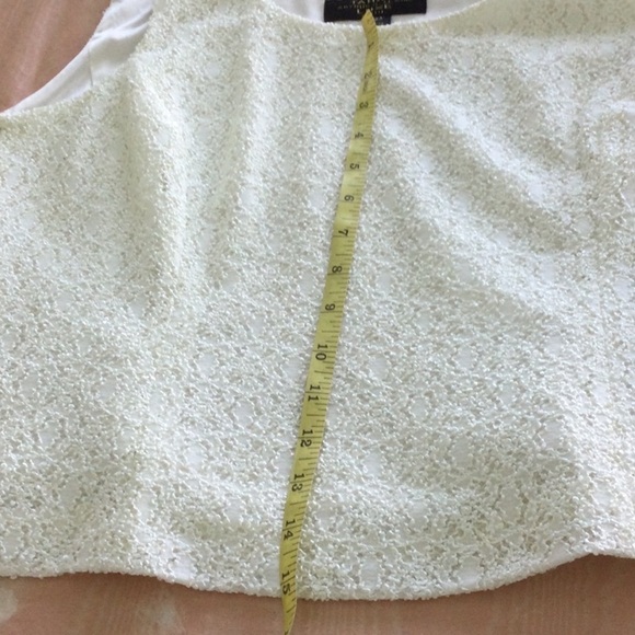 Woman’s Top by Tahari Arther Levine Luxe-size 12P sleeveless dry clean #94 - Picture 7 of 9